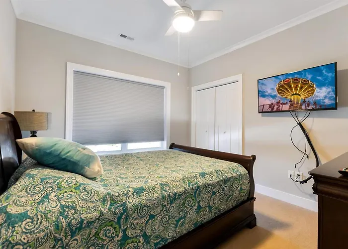 Residence 204N At The Sandcastle Condominiums